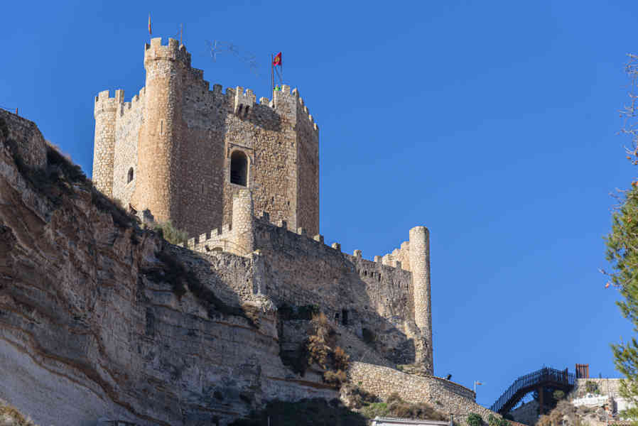 Albacete - Alcalá del Júcar 22 - castillo de Alcalá del Júcar.jpg
